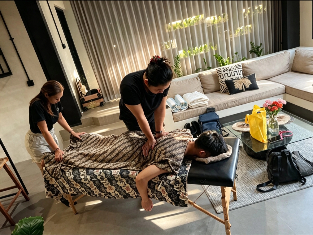 Four Hand Massage